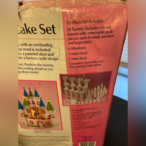 Wilton Romantic Castle Cake Making Set 32 Piece Complete Set PLUS a 2nd Partial - Picture 2 of 12